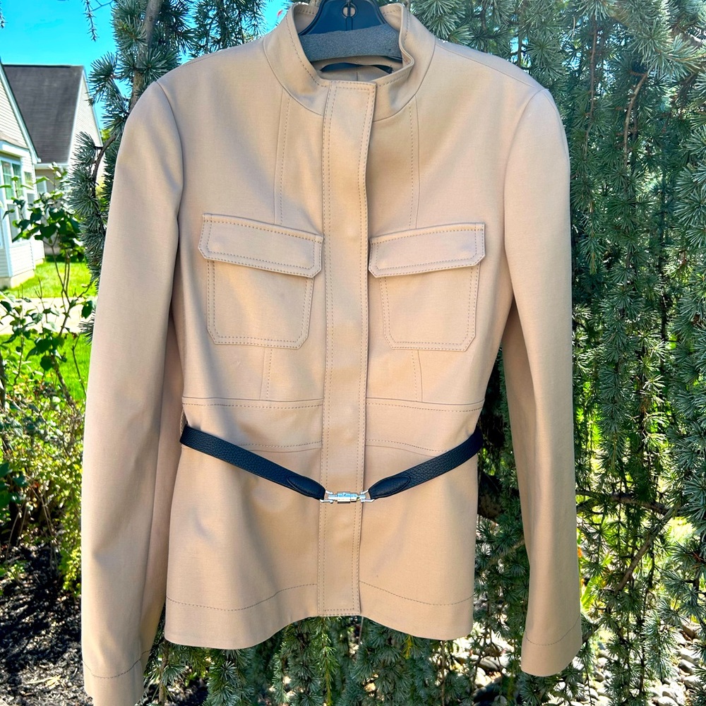 GUCCI Tan trench Jacket 
Made in Italy 
Size S
Excellent condition never used